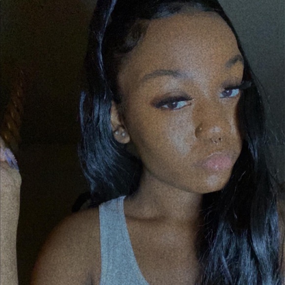 Meet your Posher, Sarai - Picture 1 of 1